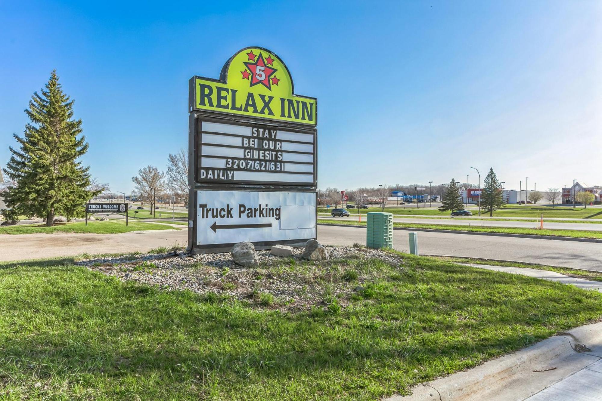 Relax Inn Alexandria Exterior photo
